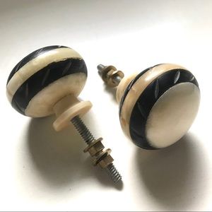 Set of 2 Anthropologie knobs